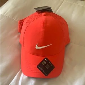 Nike Women’s Golf Hat